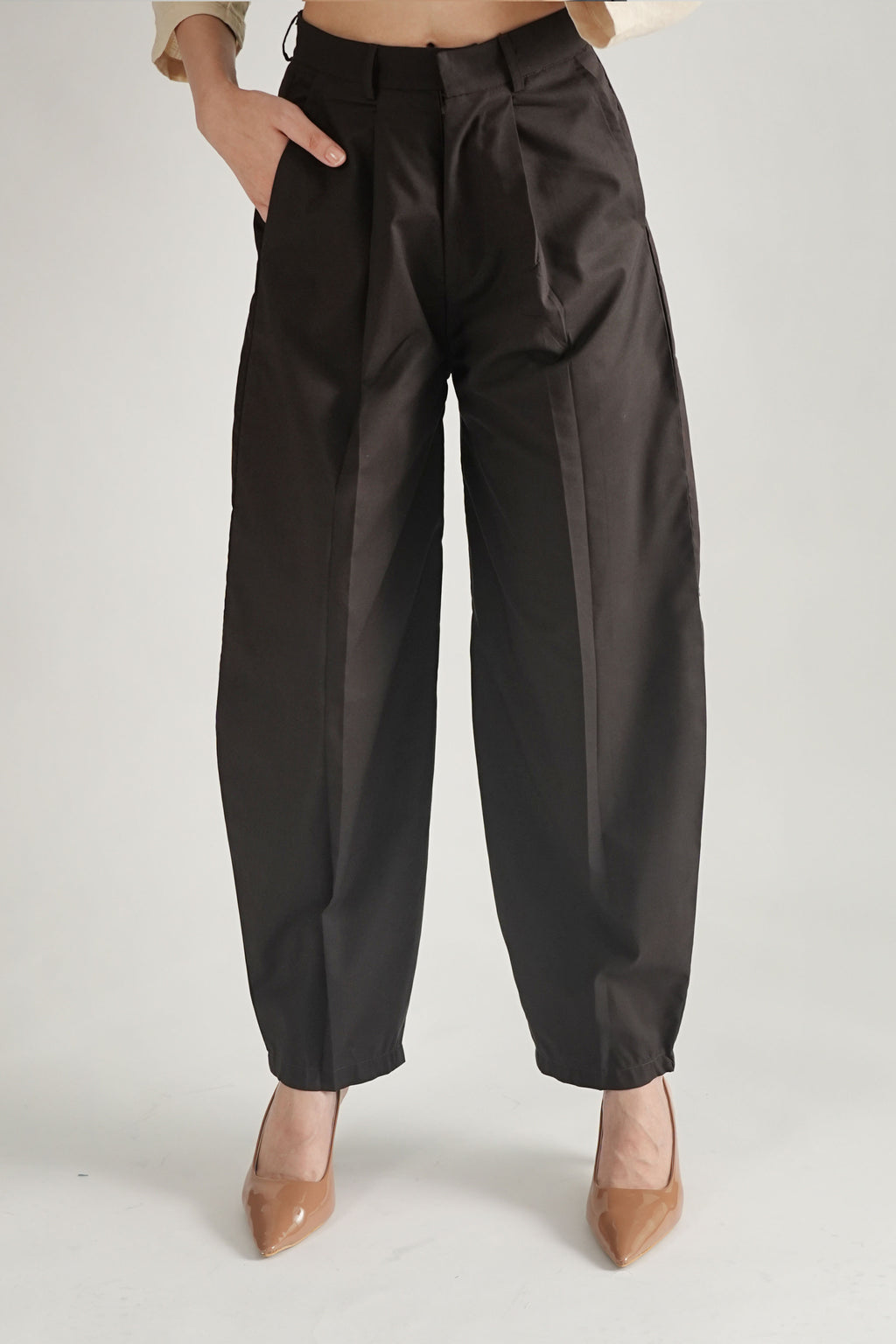 ARC BARREL TAILORED PANTS CHOCOLATE BROWN  (Ship in 7 Days)